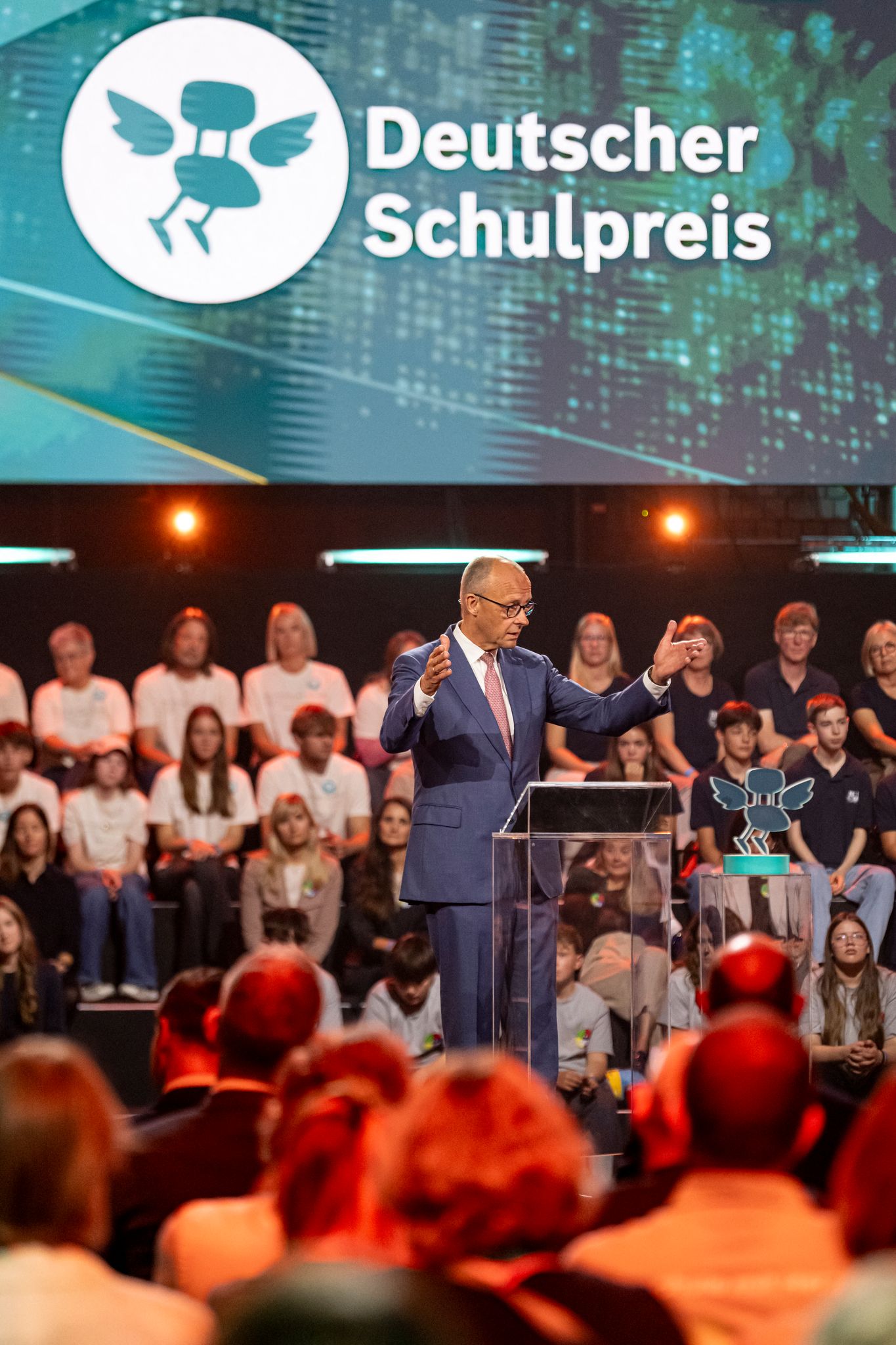In seiner Rede wirkte er aufgekratzt.