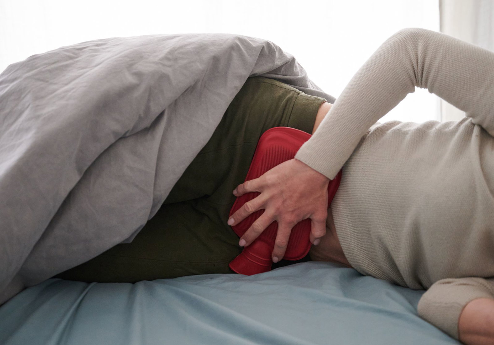 Ein Symptom von Endometriose können sehr starke Periodenschmerzen sein. (Symbolbild)