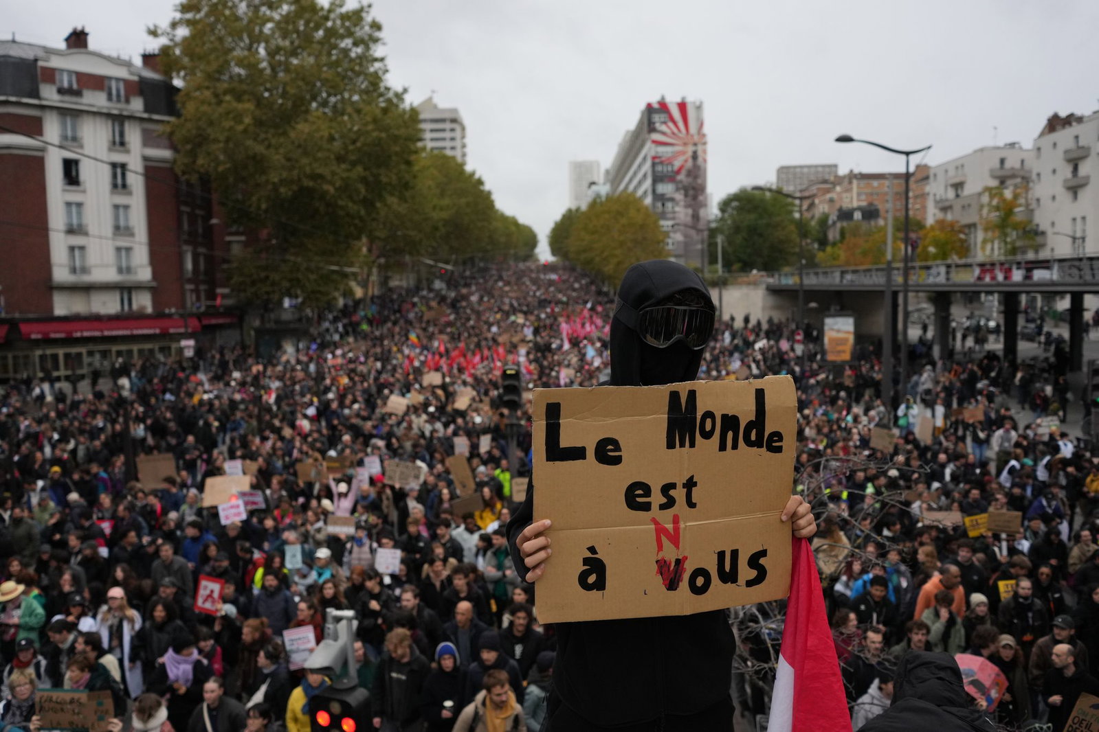 Die Proteste blieben größtenteils erst einmal friedlich. 