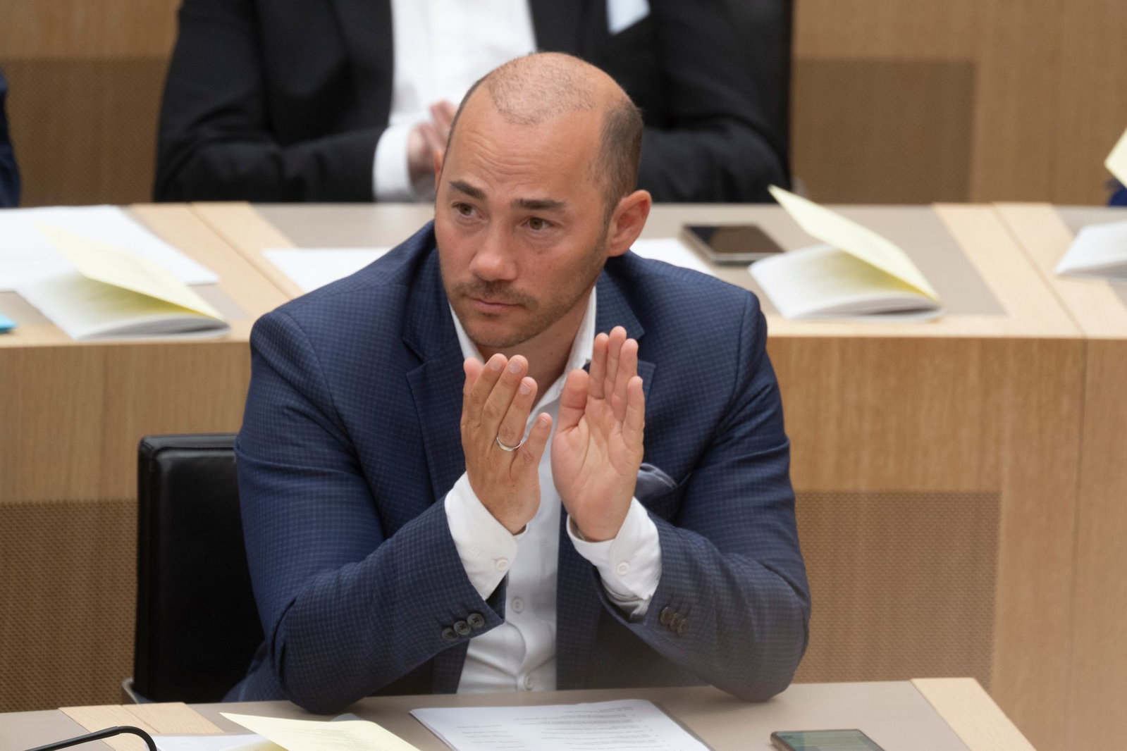 Klauß fordert den Rücktritt Schneiders als Ausschussvorsitzender