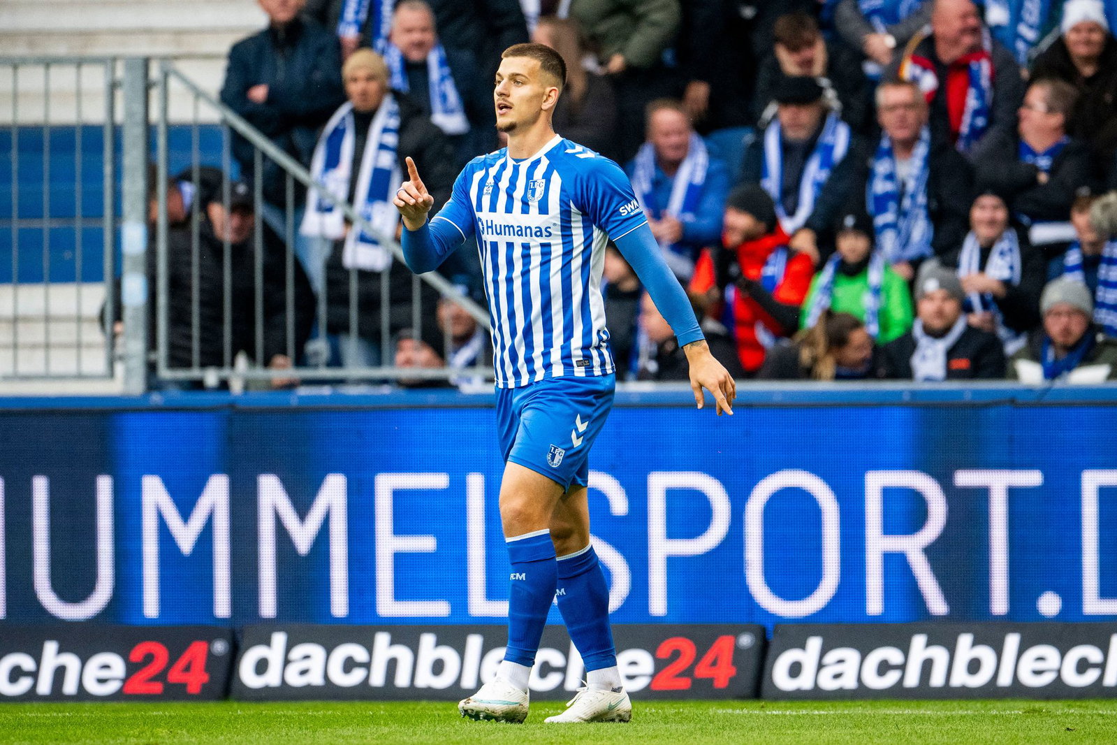 Trifft doppelt vom Elfmeterpunkt: Magdeburgs Mateusz Zukowski.