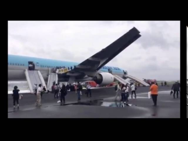 Breaking News Smoke causes #KoreanAir evacuation at Haneda