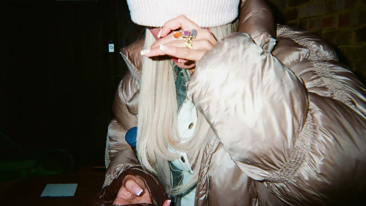 Skye Newman - Lonely Girl