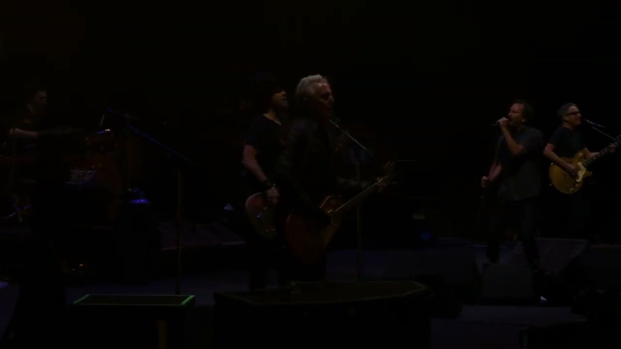 Pearl Jam - Rockin in the Free World - Oakland (May 12, 2022)