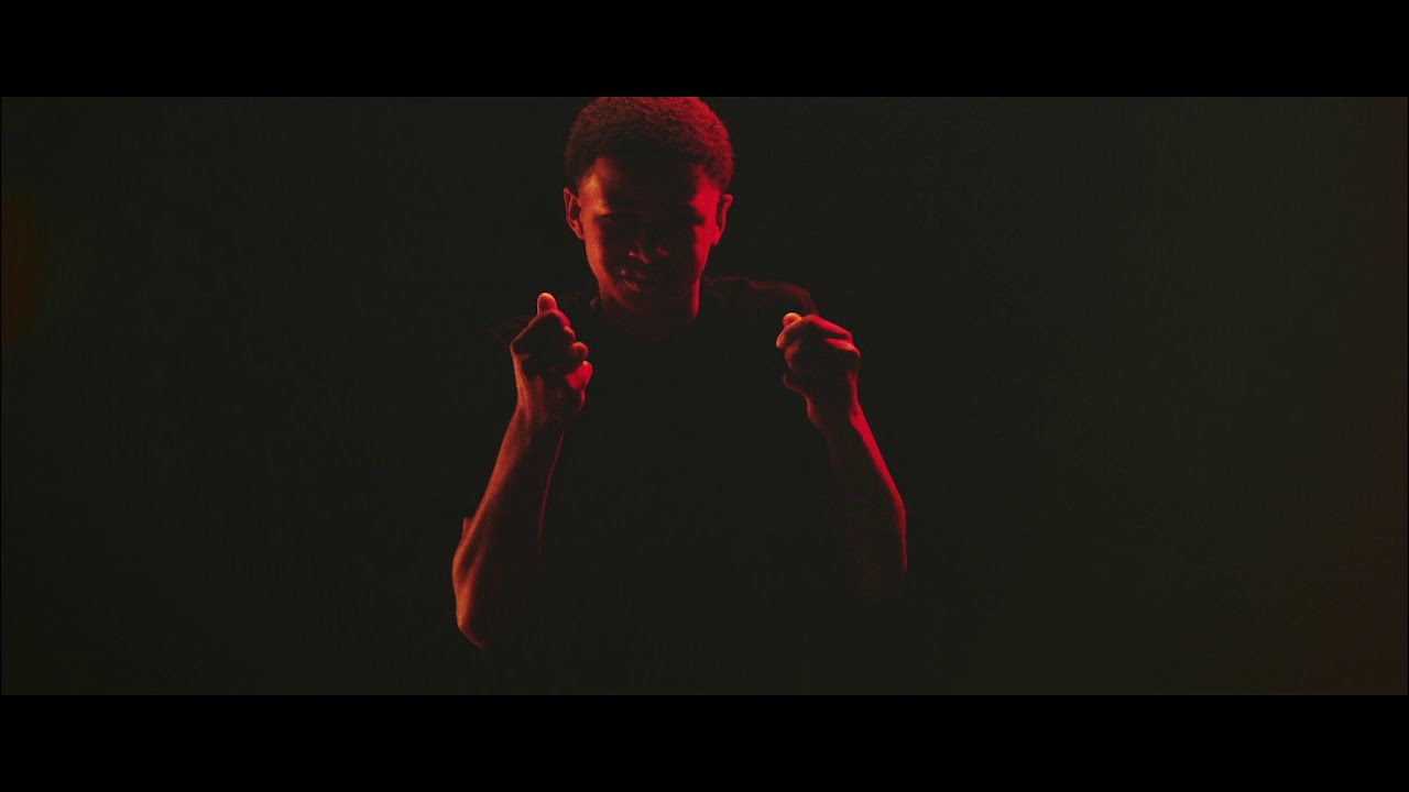 Young Thug - Anybody (ft. Nicki Minaj) [Official Sign Video]