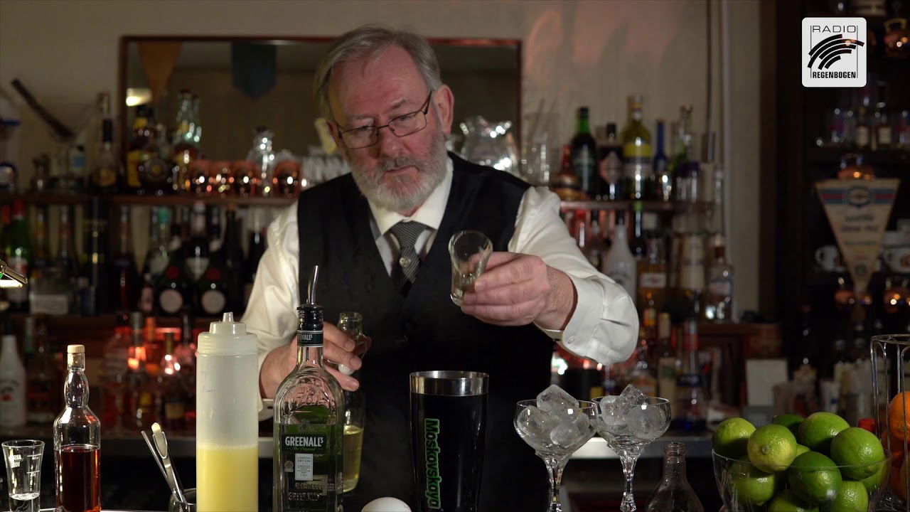 Cocktail mixen mit Mike McMahon: Clover Club