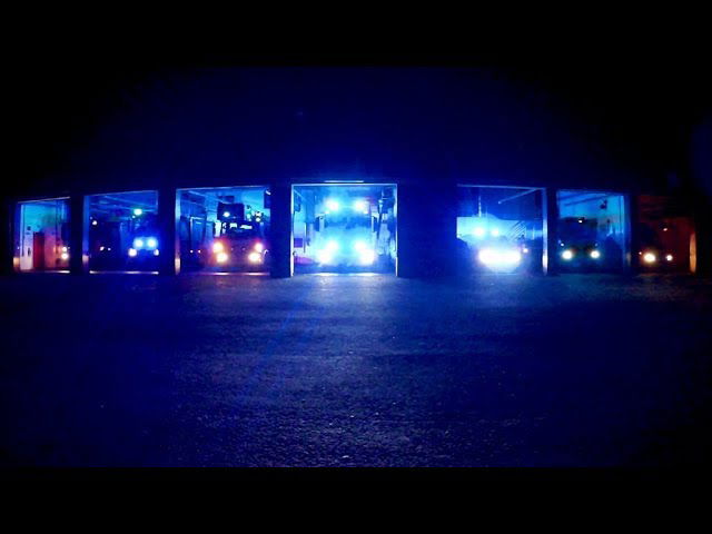 Feuerwehr Waldmohr Fire Truck Christmas Song Light Show 2019