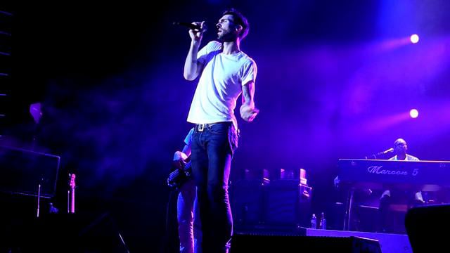 Maroon 5 - Sunday Morning (LIVE) - Tacoma Dome - 10/12/10