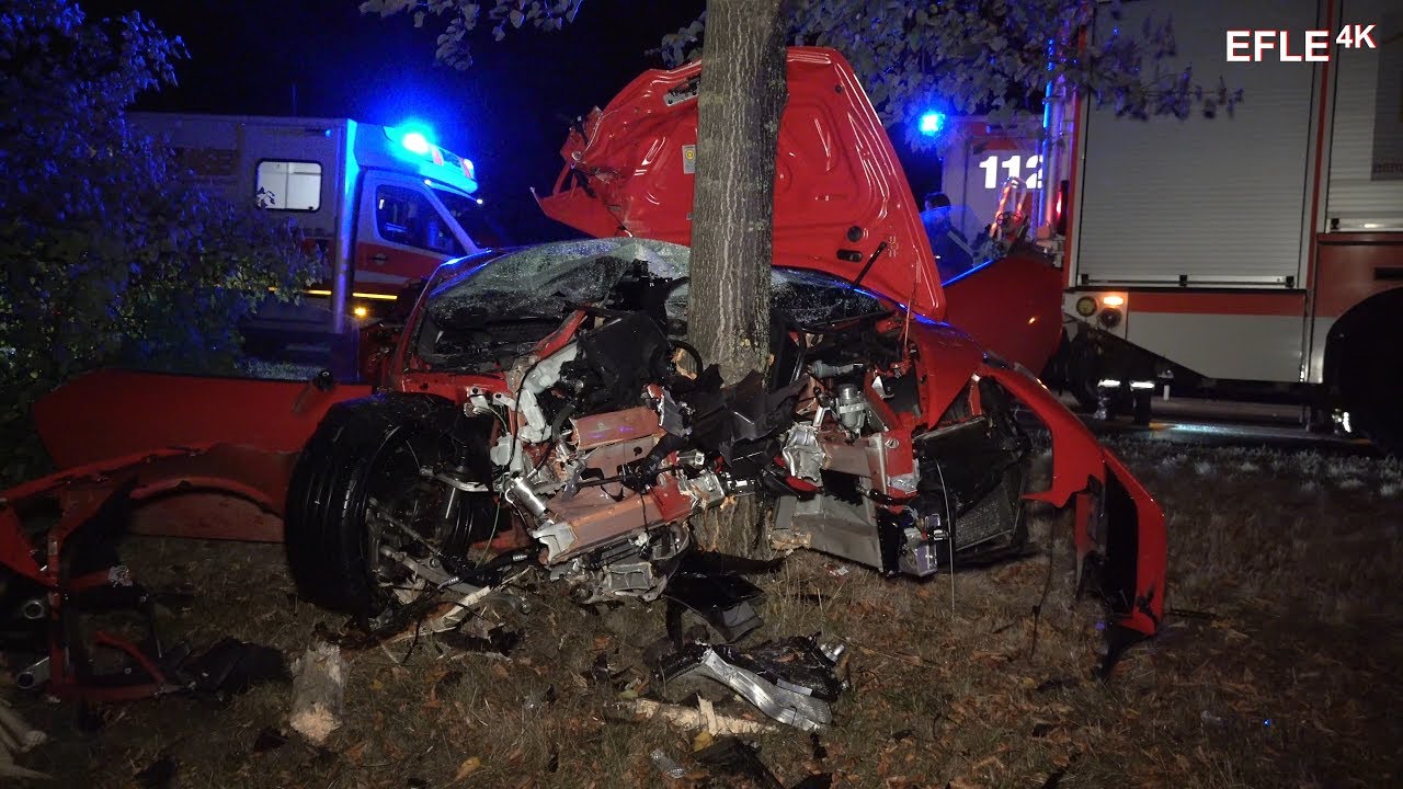 Lamborghini nach Unfall völlig zerstört/Zwei Verletzte Leipzig-Heiterblick [02.10.2018]