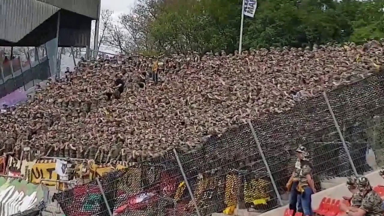 Dresdner "Fan Armee" in Karlsruhe 14.05.2017 KSC-Dynamo Dresden 3-4