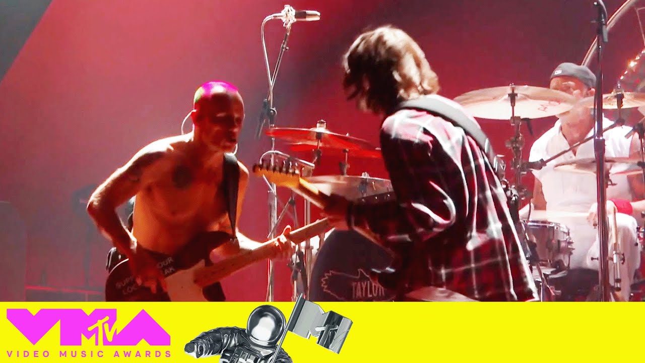 Red Hot Chili Peppers Perform "Black Summer" / "Can't Stop" | 2022 VMAs
