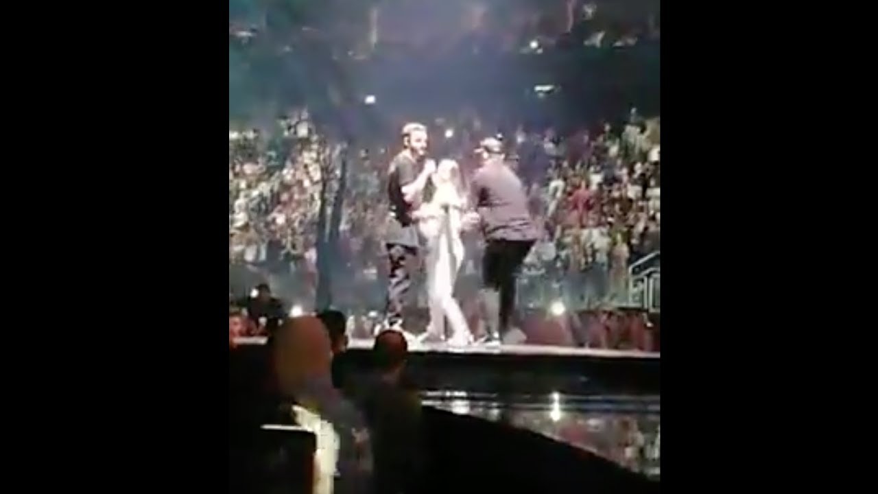 Fan wird bei Berliner Justin Timberlake-Konzert von Bühne gezerrt