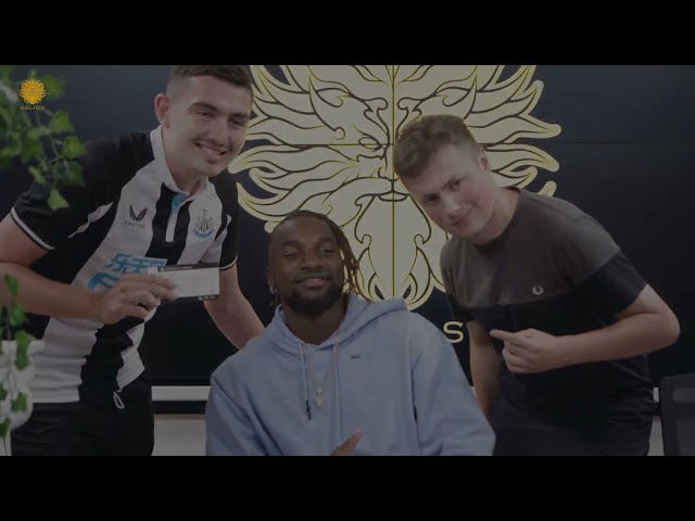 Allan Saint-Maximin made KIDS DREAM COME TRUE by BUYING everything they WANTED in a TOY shop !