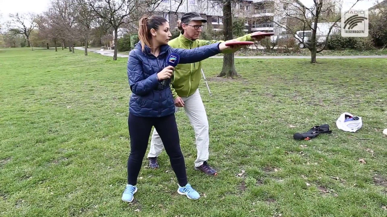 Discgolf? Was ist das? Cristina Klee von den Vier von hier hat`s rausgefunden!