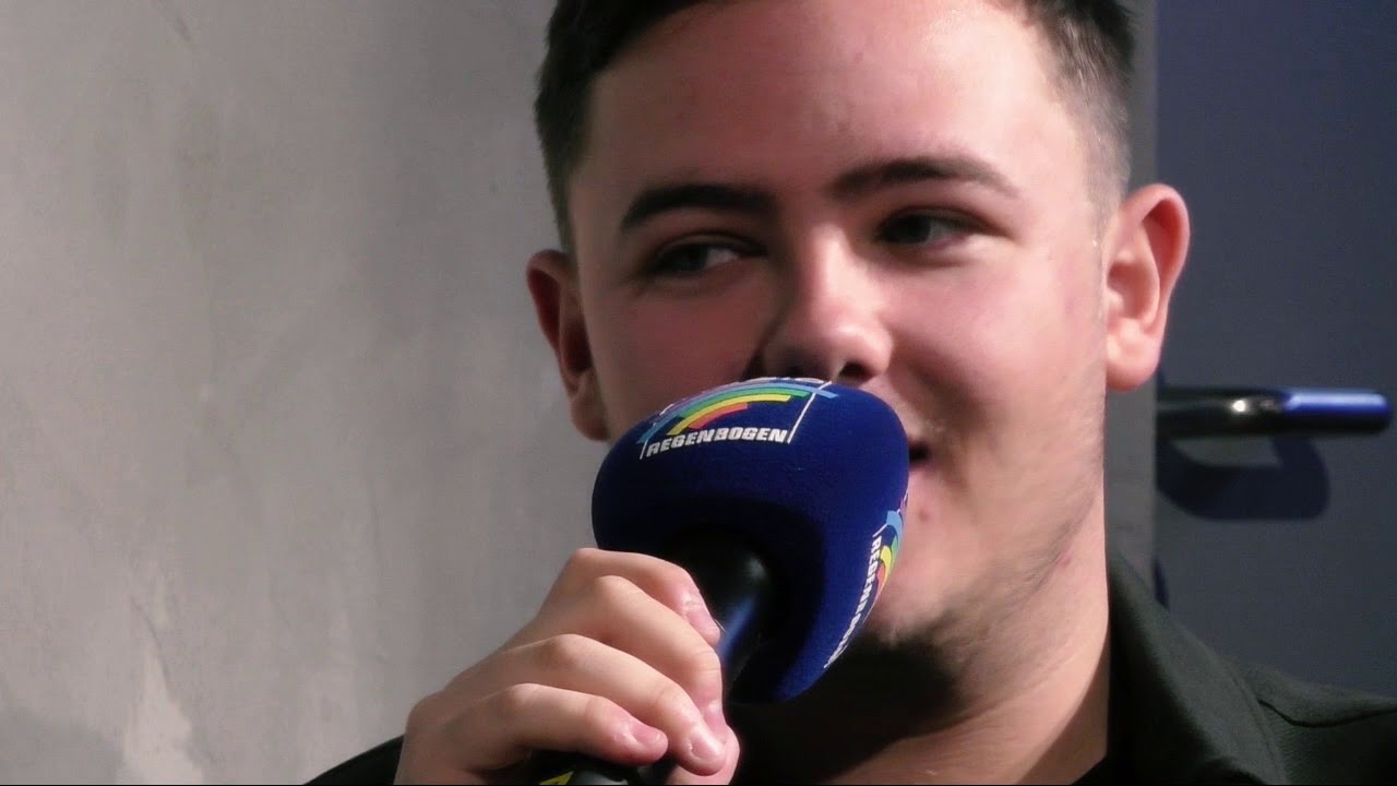 Declan J Donovan im Interview bei Cara Gurr