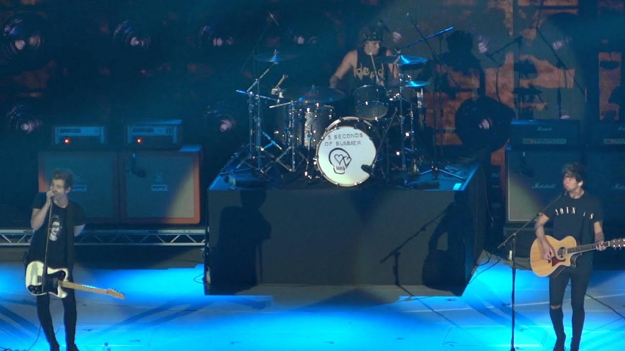 5 Seconds of Summer- Amnesia- 7/12/14- Capital Jingle Bell ball