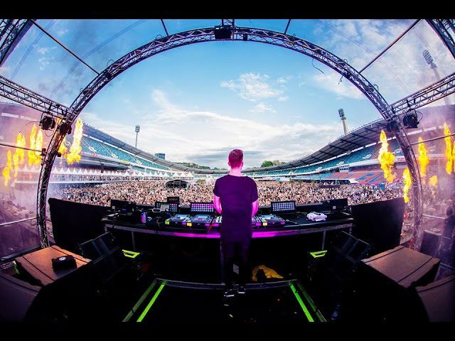 Nicky Romero -The Moment ( Novell ) Played For First Time At Summerburst Festival ( Gothenburg )