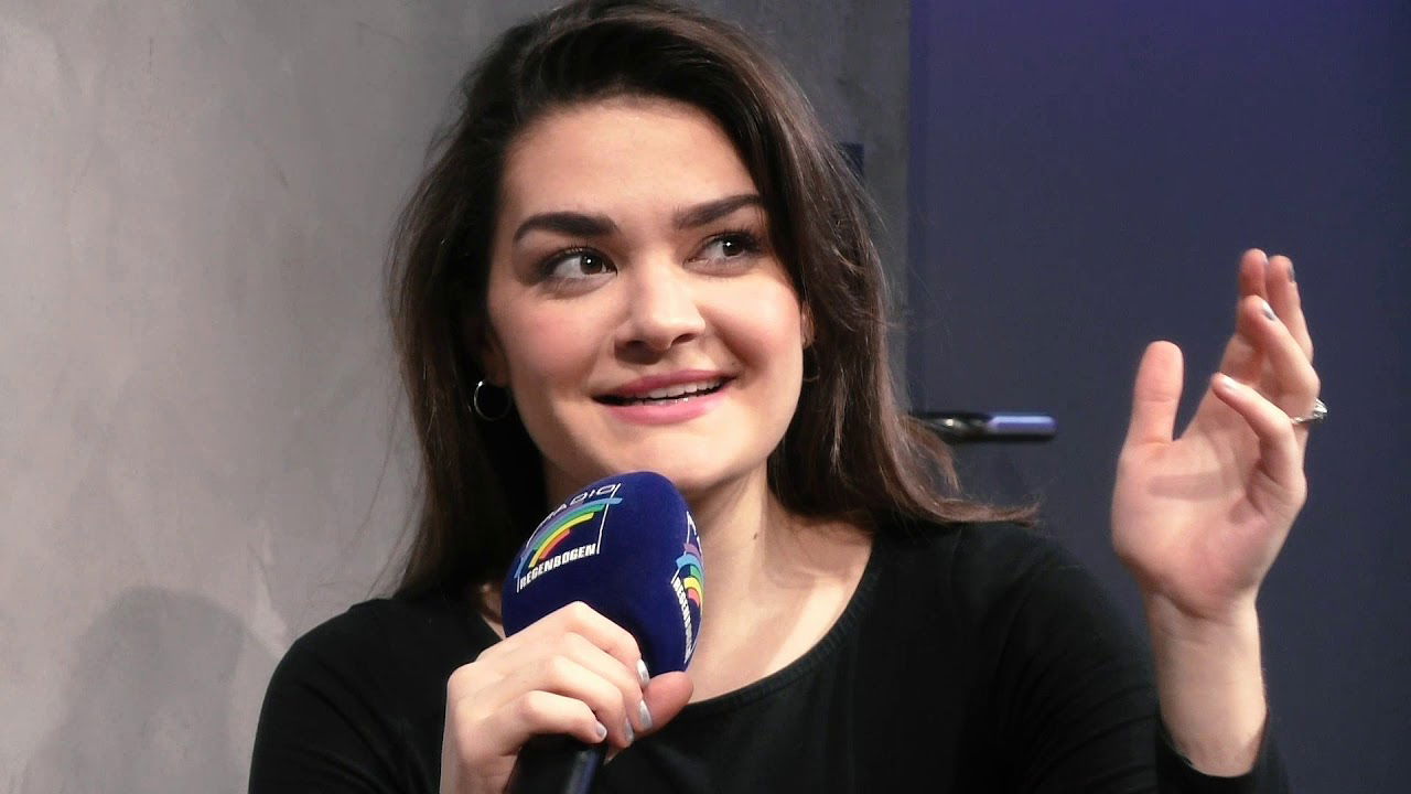 Emily Roberts und "In This Together" - so kam sie zum Dschungelsong 2020 - Interview