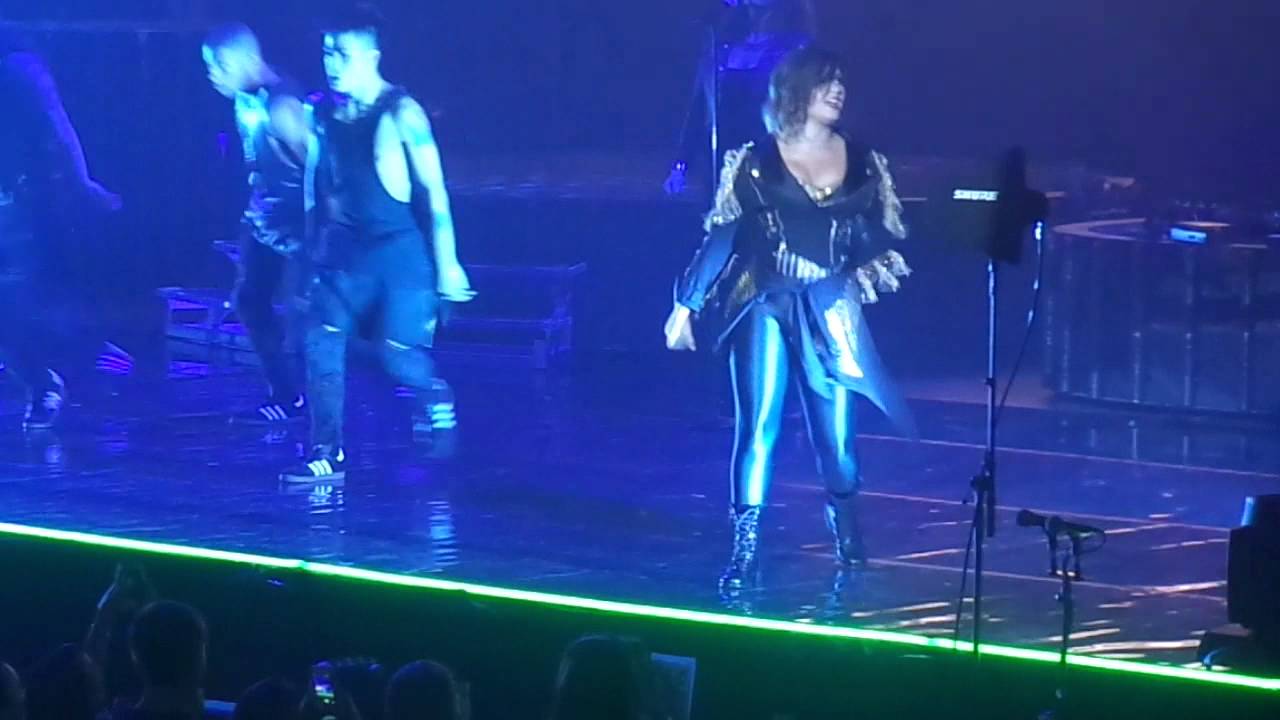 Demi Lovato - Thriller (Michael Jackson Cover) - 9/6/14 - Baltimore, Maryland