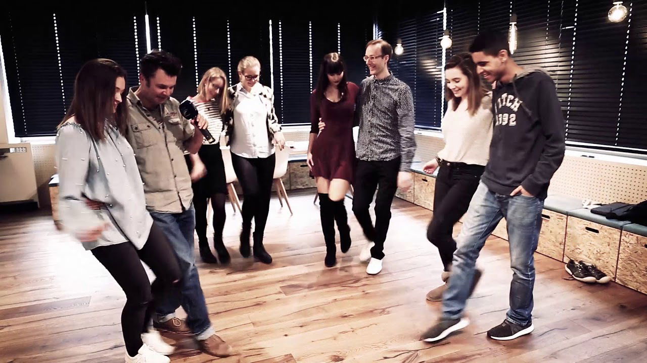 VIER VON HIER: Ralph tanzt Lindyhop