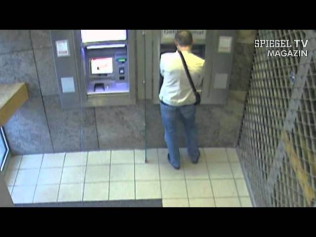 Bankautomaten-Mafia: Neue Tricks mit Klebeband und Teppichleiste | SPIEGEL TV