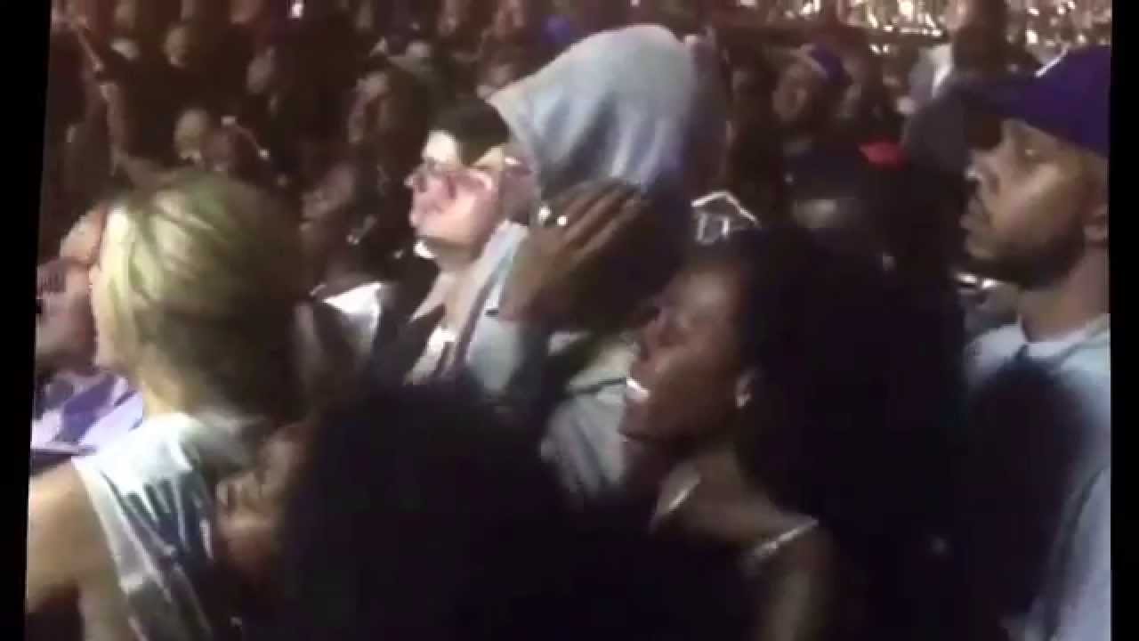 Jay Z singing along to Beyonce Made in America 2015 (2)