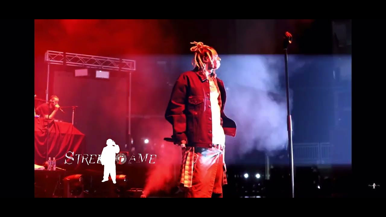 Lil Wayne Stops Show … Someone Throws Blue Bandana … Live Performance