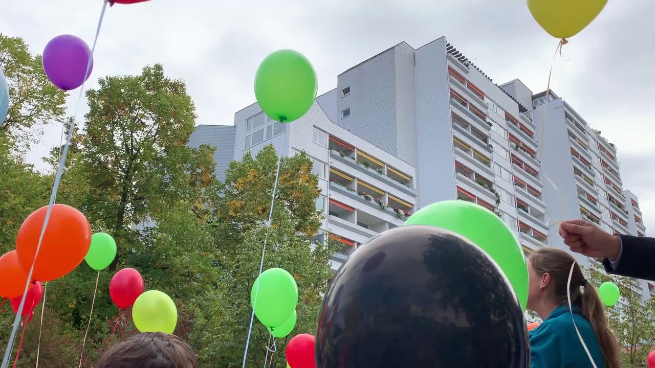 1000 Luftballons als Zeichen gegen Gewalt