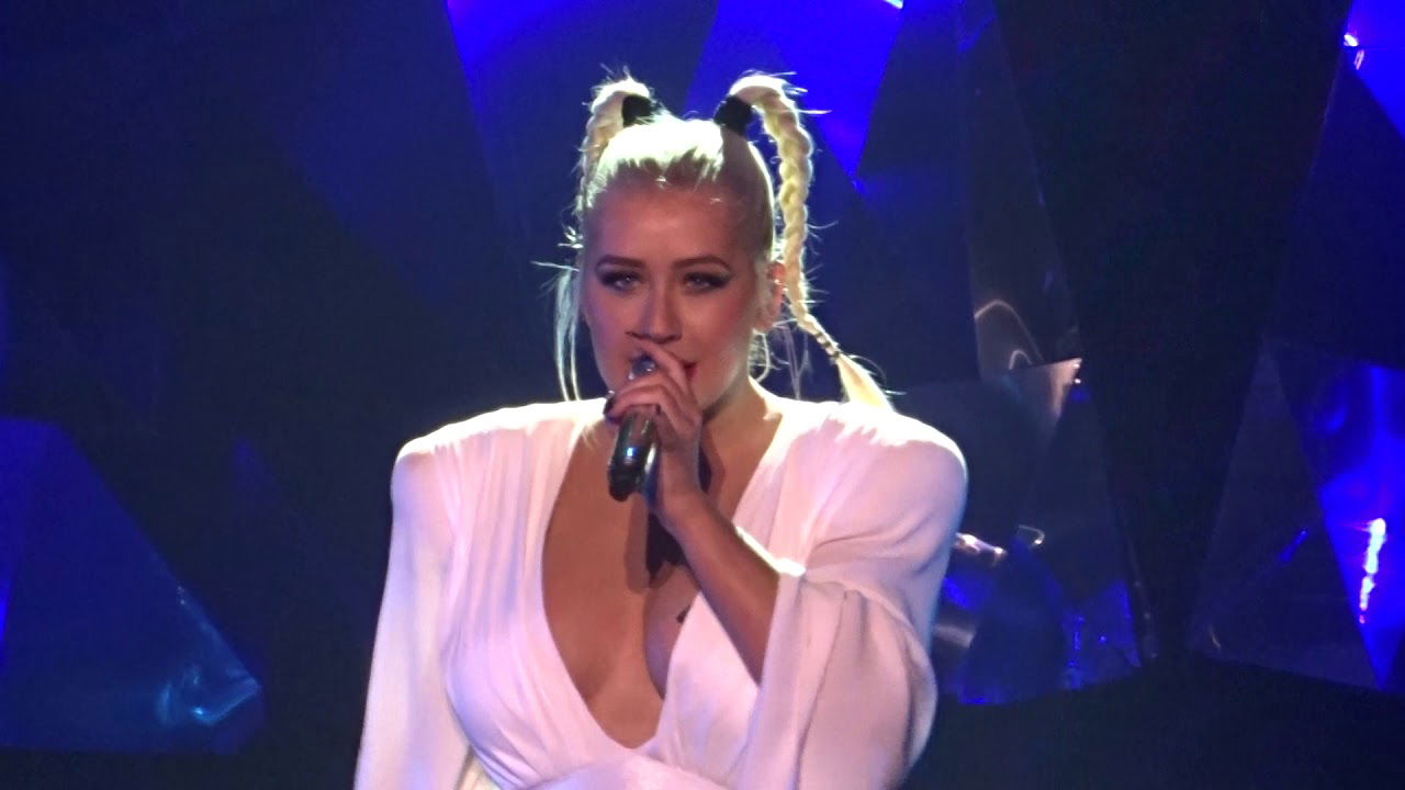 Christina Aguilera - The Xperience - Live in Las Vegas (Your Body + Bionic + Genie In A Bottle)