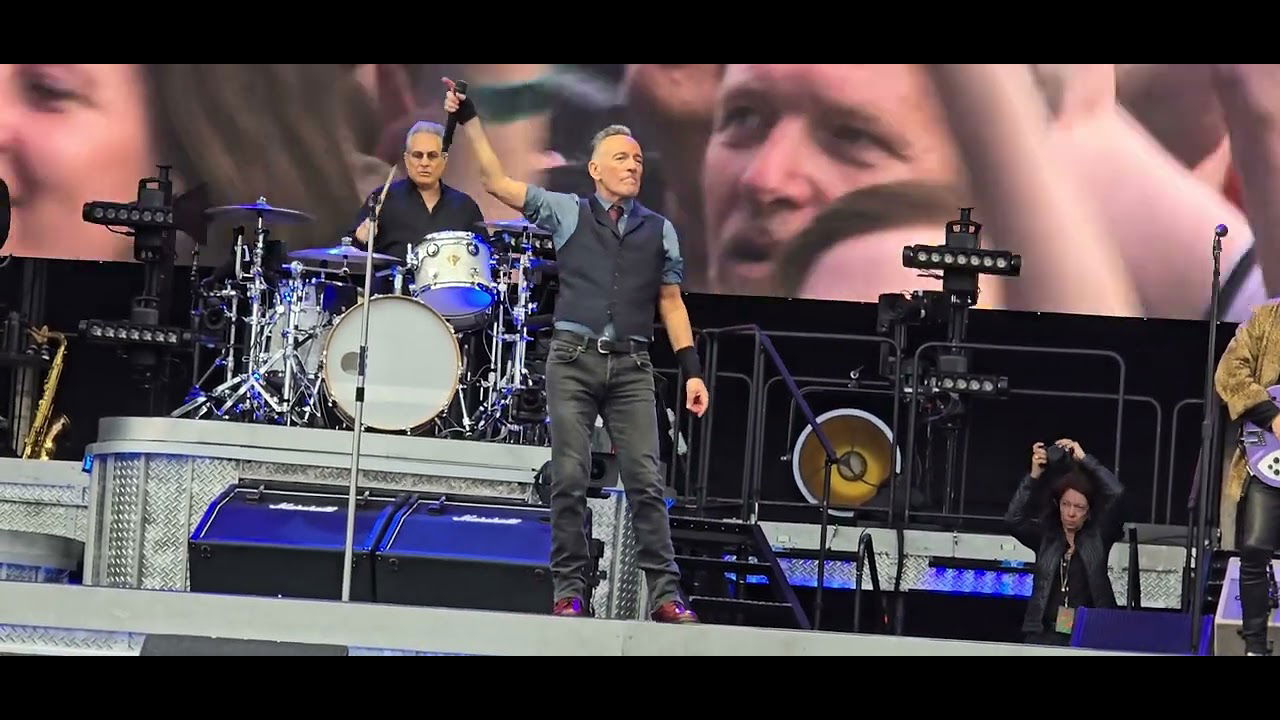 a rainy night in soho. bruce springsteen. kilkenny 12.05.2024