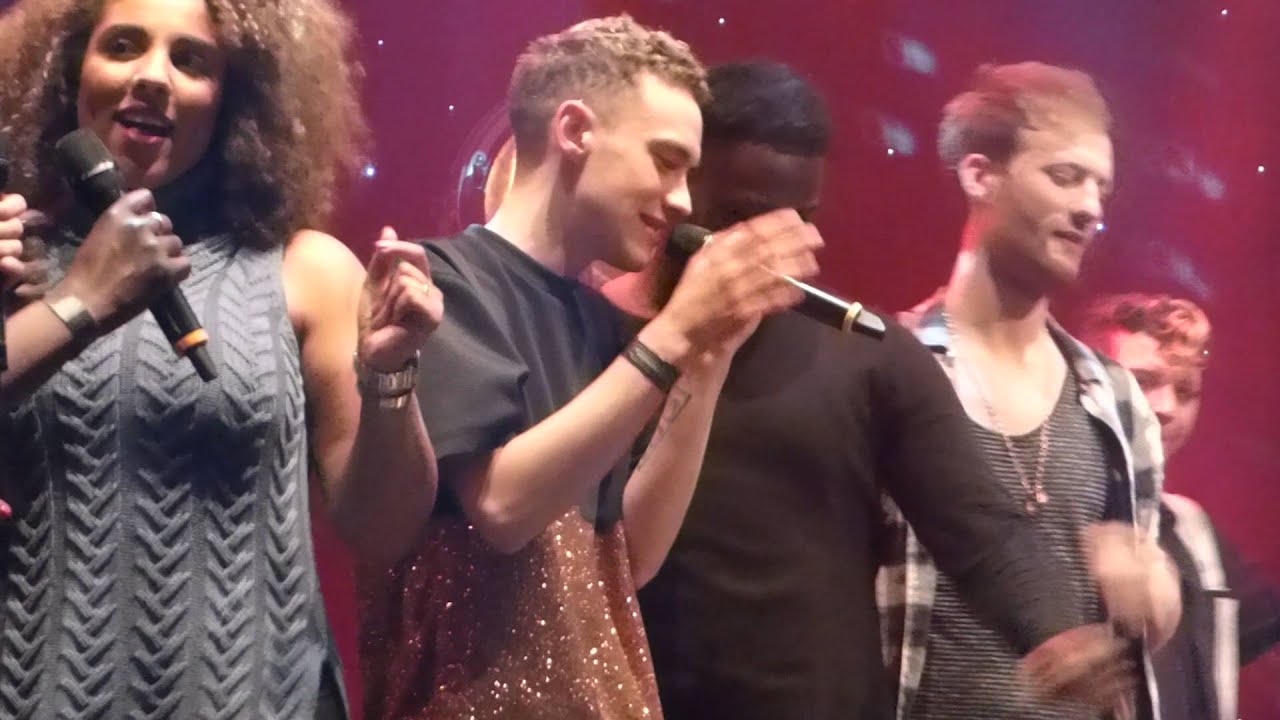 Last Christmas - Ellie Goulding & Friends - The Roundhouse, London - 16.12.15