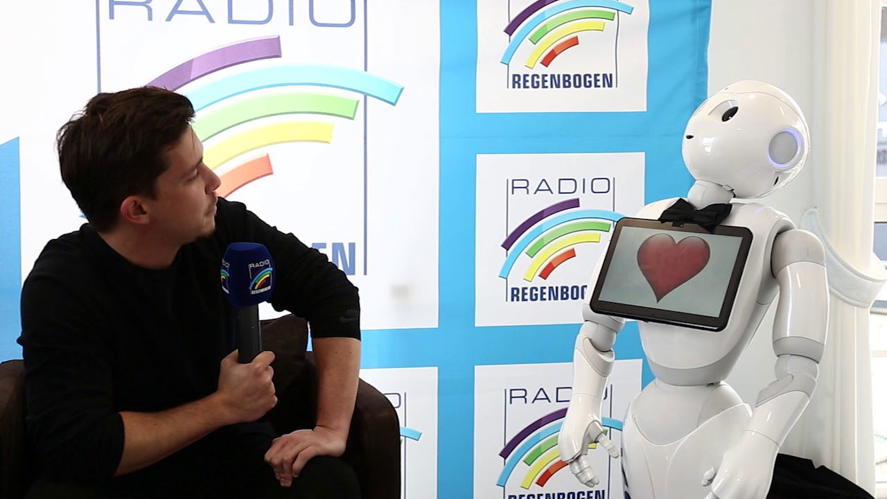 "Pepper" interviewt Nico Santos