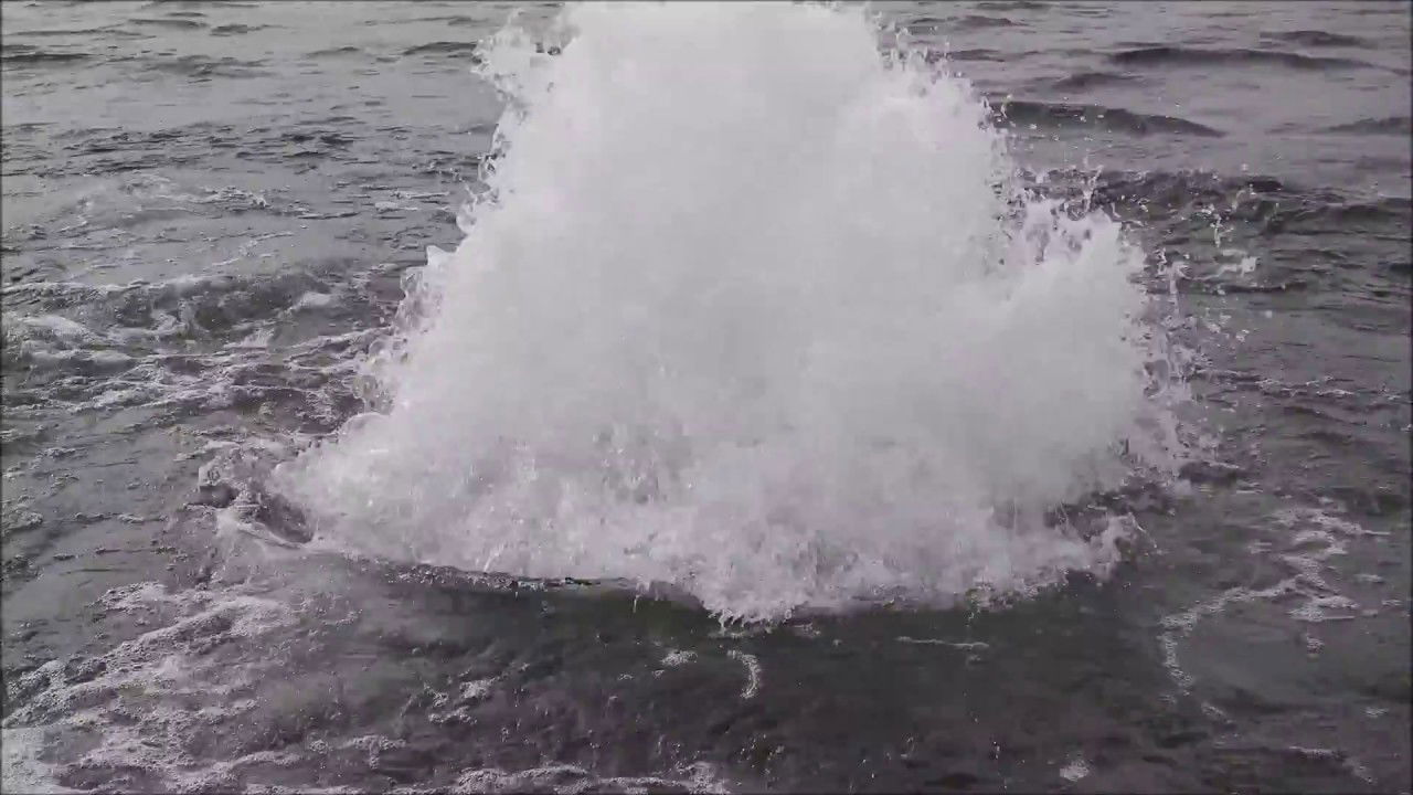 Geysir am Rhein 27 cm Rheinpegel