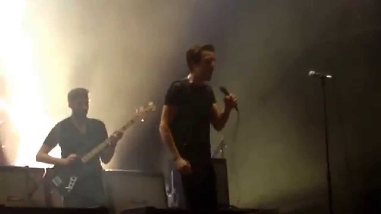 The Killers -The Bucket (Kings of Leon cover) at Firefly 2015