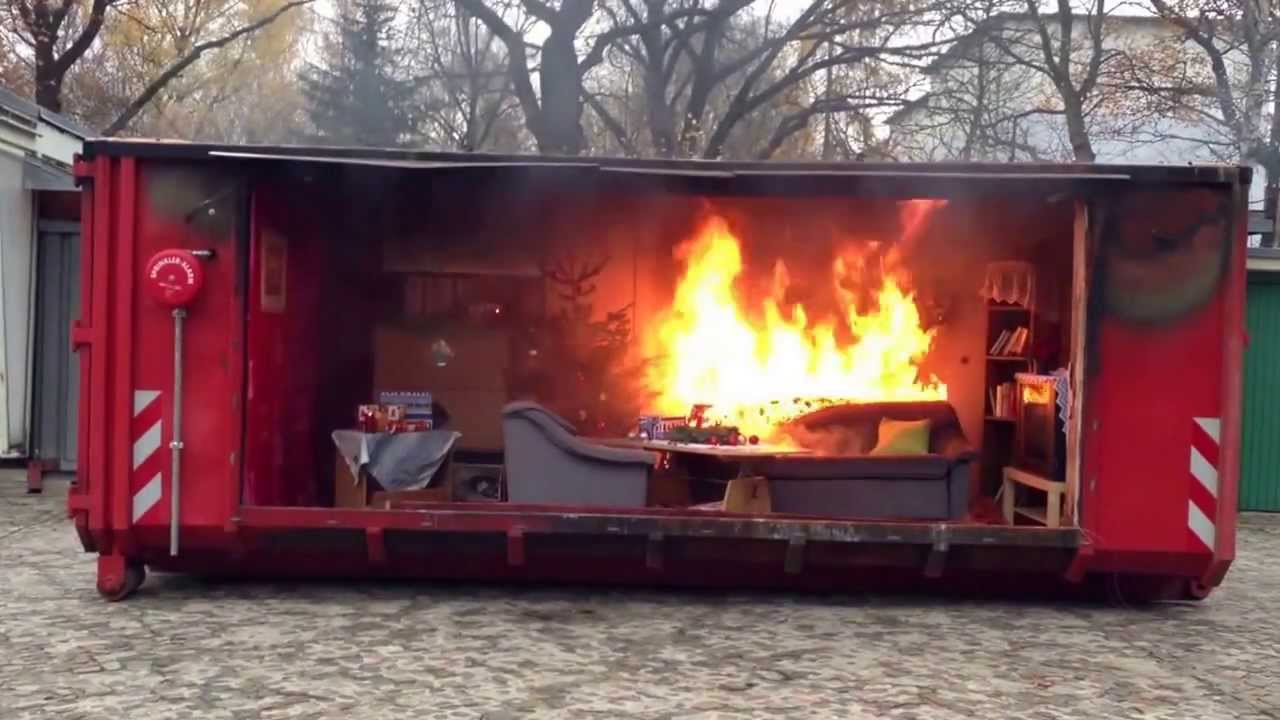 Feuer-Demo: Feuerwehr warnt vor Bränden im Advent
