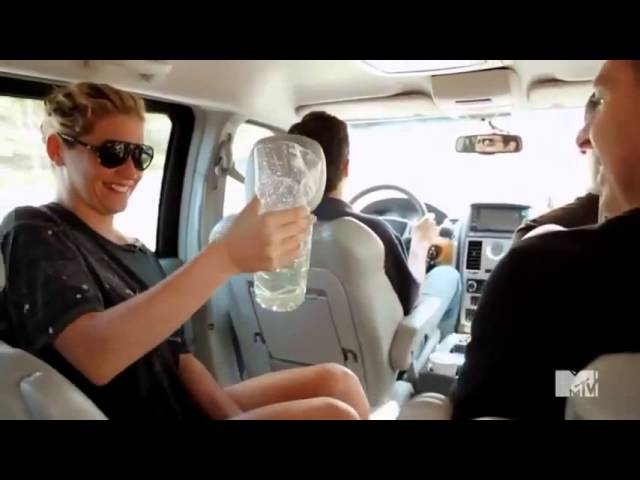 KeSha Drinks Her Own pee"