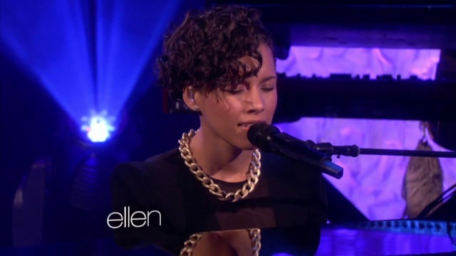 Alicia Keys sings "Girl On Fire" & "Brand New Me" on Ellen Degeneres Show 2013