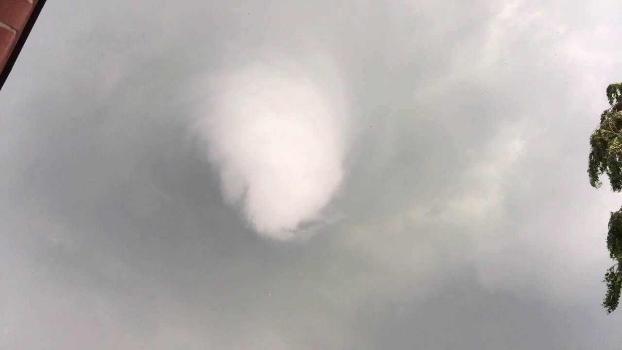 Tornado / Trichterwolke in Hamburg