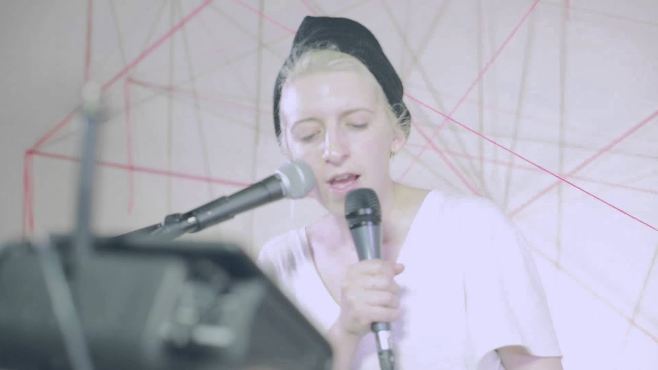 White Hinterland - "Ring the Bell"