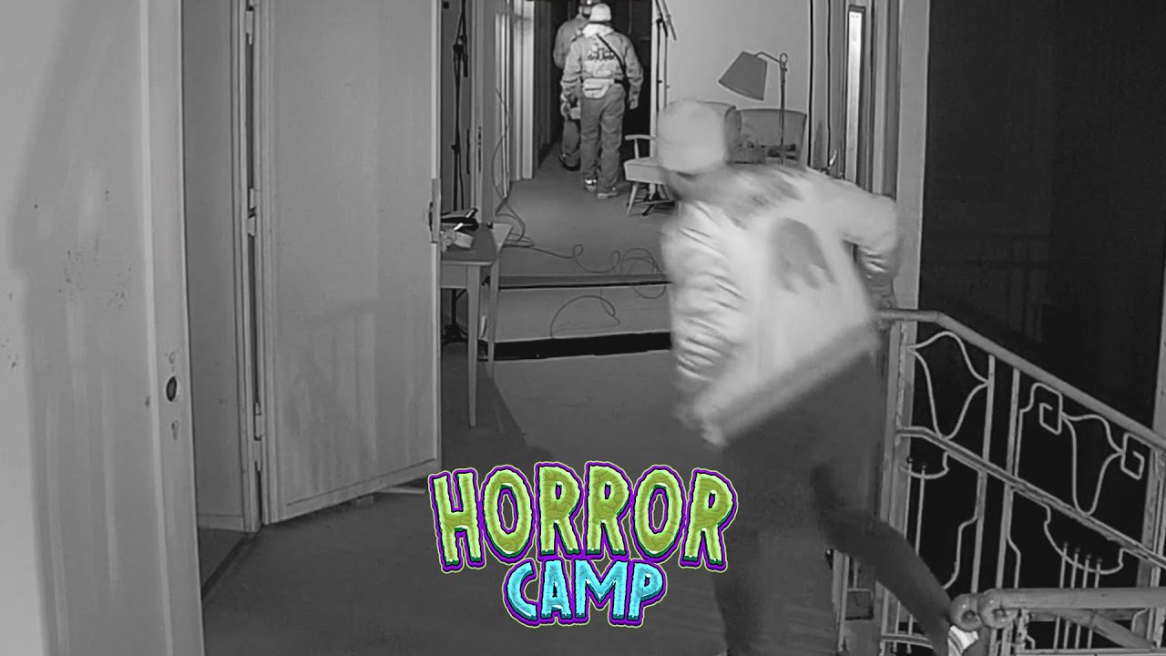 Klaas erschreckt Knossi & Marc! 😂 | Horrorcamp 2020