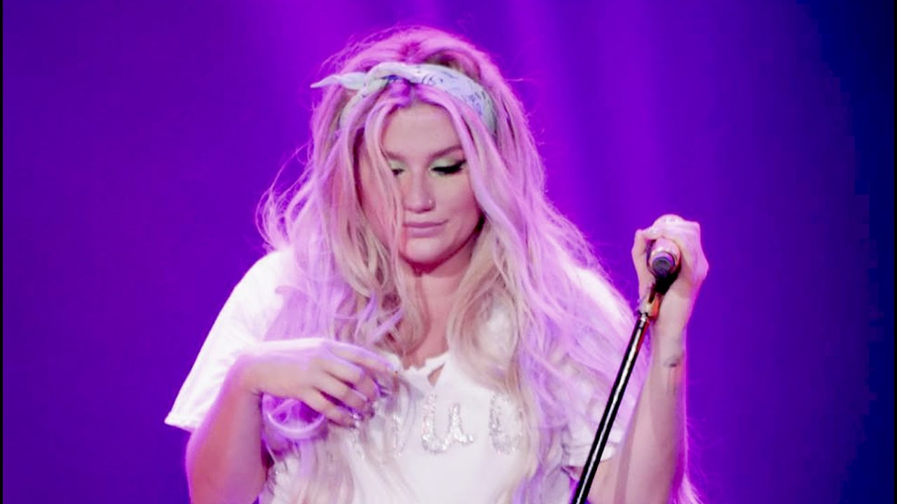 Kesha - Jealous (Nick Jonas Cover) Live In Shanghai