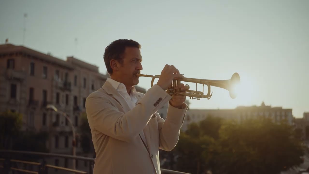 Till Brönner- Amarsi Un Po (Official Video)